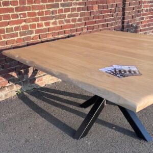 Table à manger carrée chêne massif